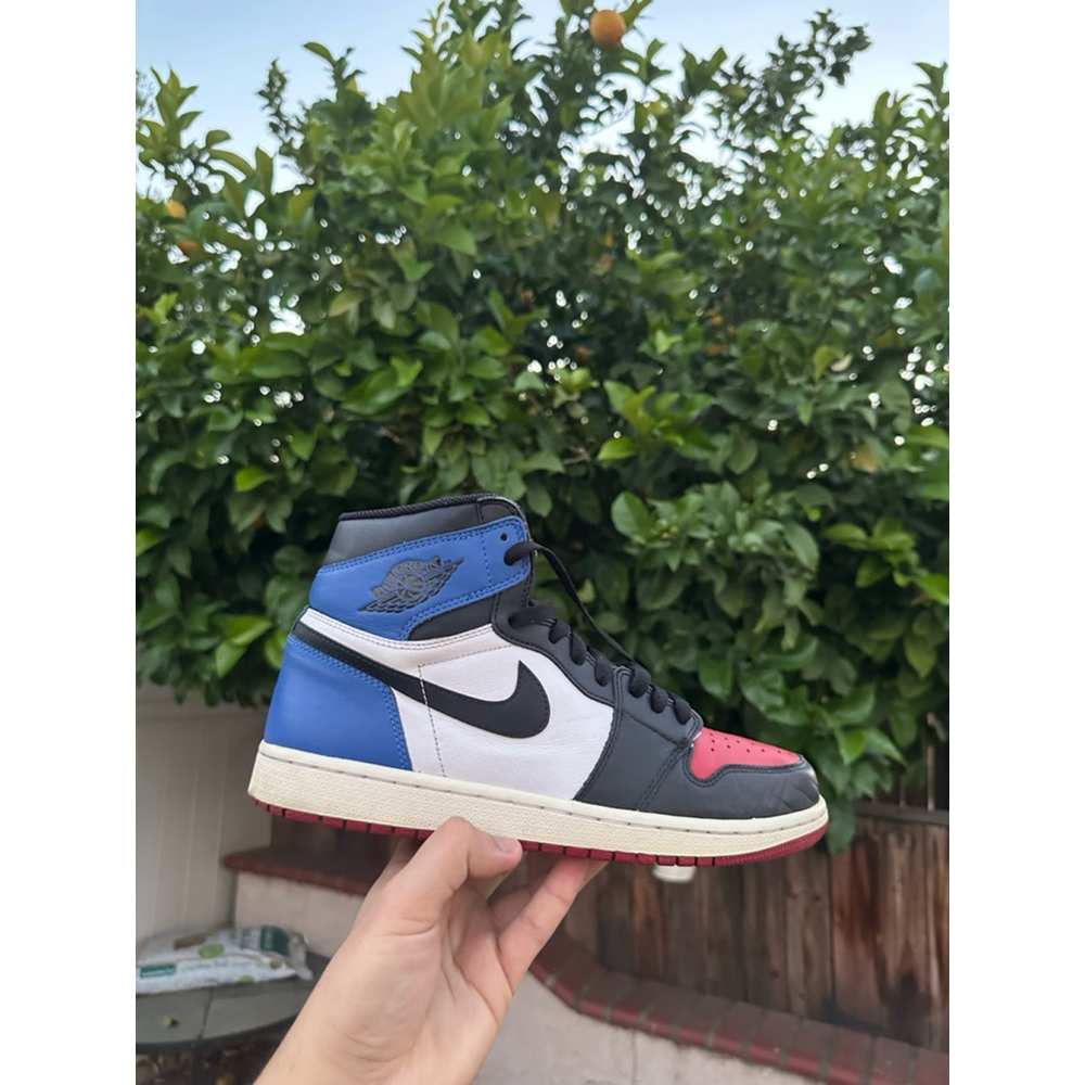 Men's Nike Air Jordan 1 Retro High OG Size 9.5 top 3 555088-026 sail midsole